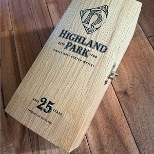 Highland Park 25 Year Presentation Box